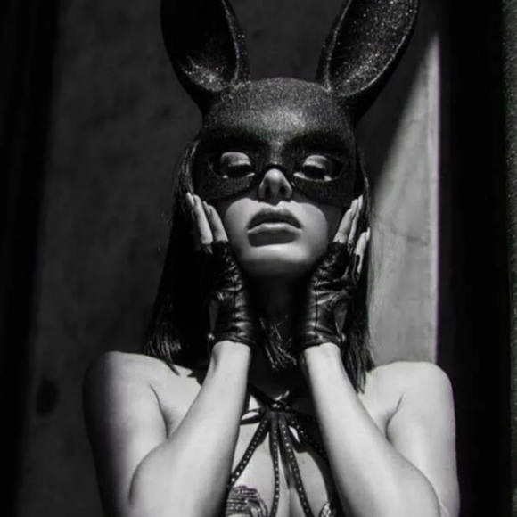 Women’s Glitter Masquerade Rabbit Mask - Picture 2 of 7